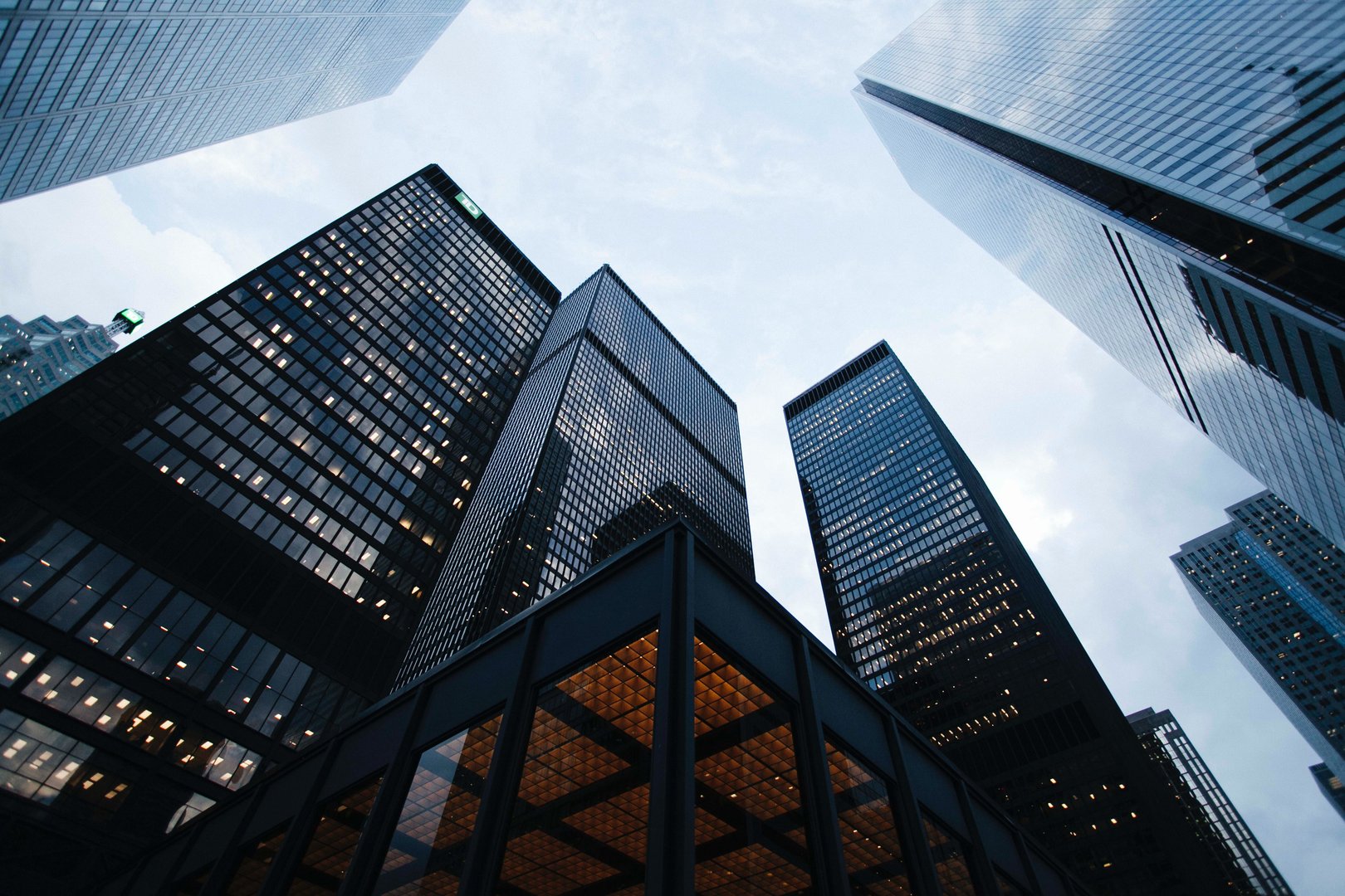 22 expert informed metrics for SaaS Head of Finance